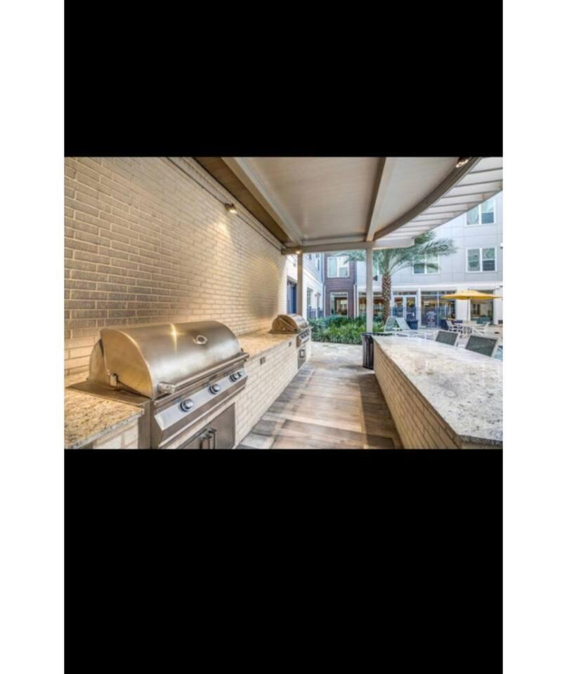 Apartment Luxurious 1 Bedroom W Pool & Patio Ingalleria Area Houston